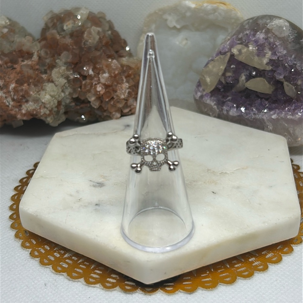 Vintage skull Cz ring 925